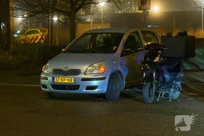 Scooterrijder gewond bij botsing met auto