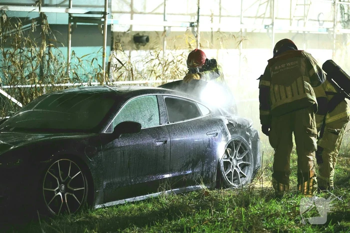 Porsche Taycan vermoedelijk in brand gestoken