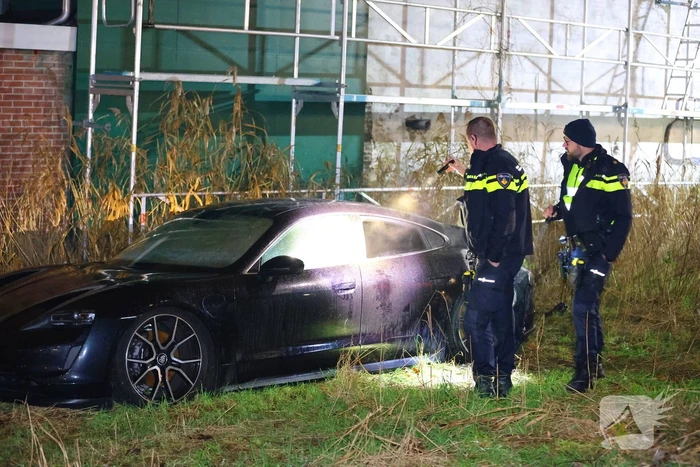 Porsche Taycan vermoedelijk in brand gestoken