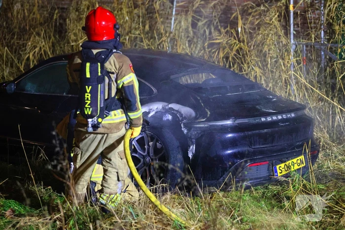 Porsche Taycan vermoedelijk in brand gestoken