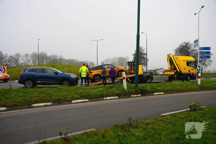 Verkeershinder na ongeval op rotonde