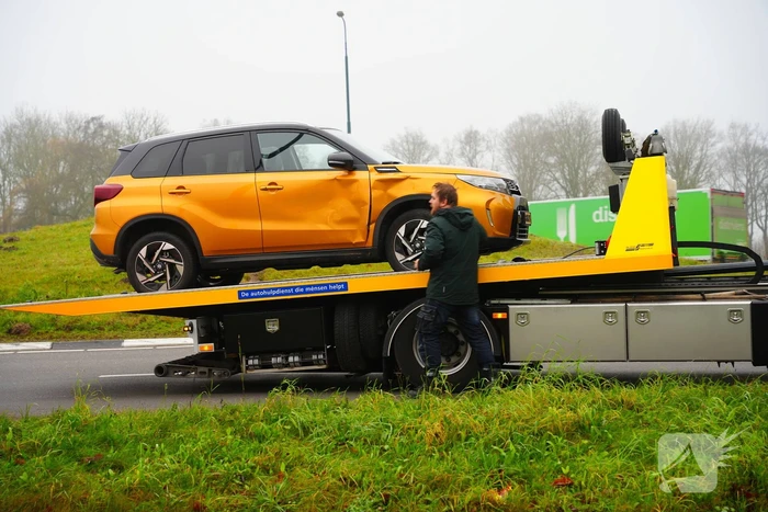 Verkeershinder na ongeval op rotonde
