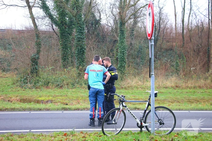 Wielrenner geschept bij oversteekplaats