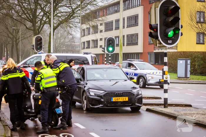 Scooterrijder gewond bij aanrijding met auto