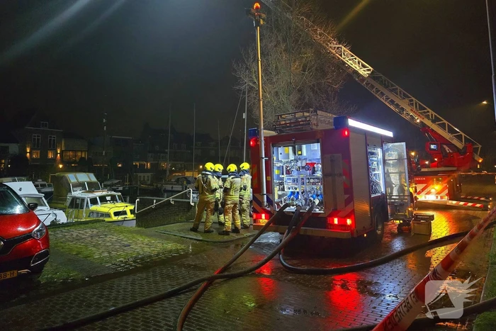 Veel rook bij brand op boot