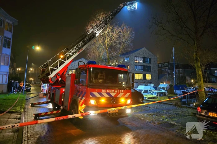 Veel rook bij brand op boot