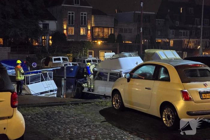 Veel rook bij brand op boot