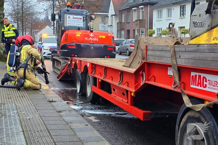 Brandweer ingezet bij brandende trailer