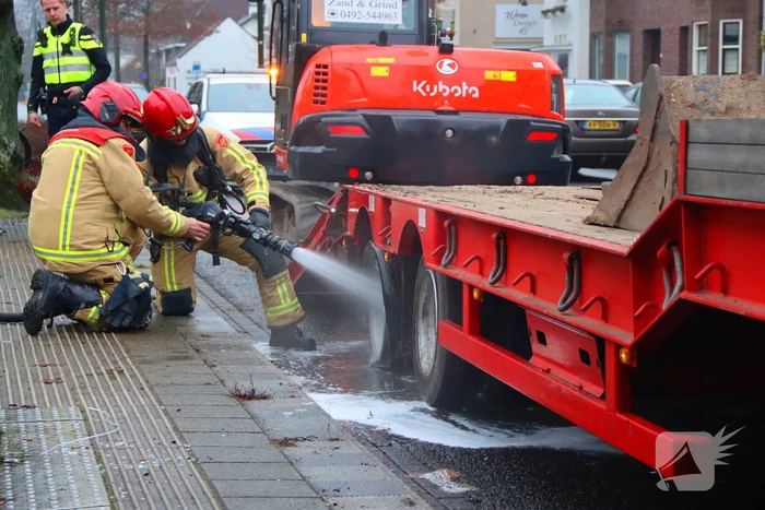 Brandweer ingezet bij brandende trailer
