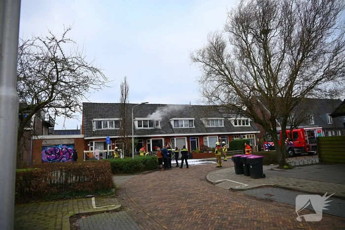 Flinke rook ontwikkeling bij brand in woning