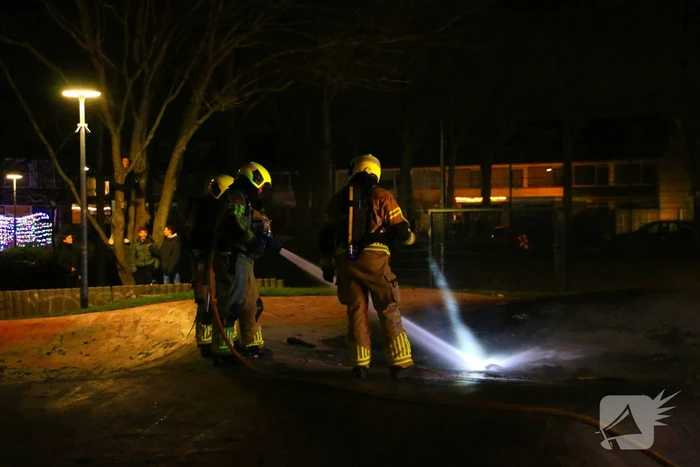 Brandweer blust kerstbomen