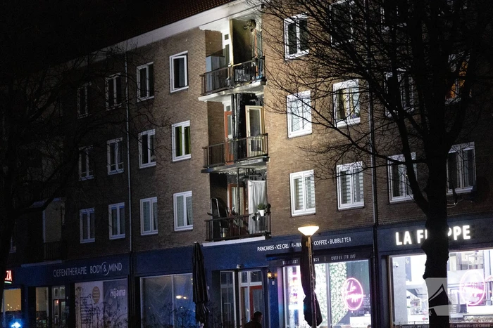 Grote brand op balkon van flat