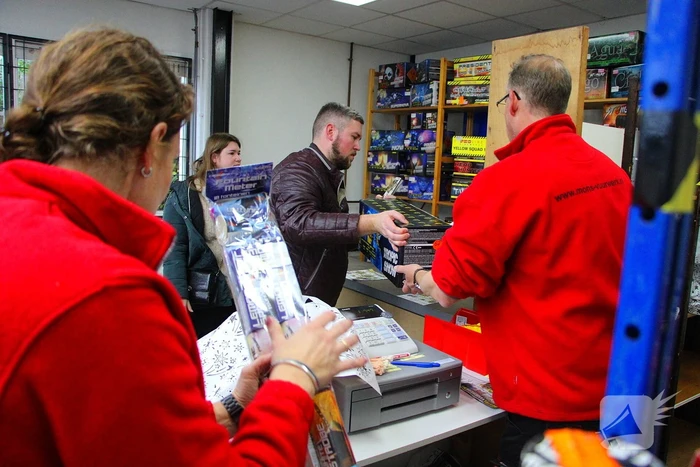 Drukte bij verkoop vuurwerk op oudjaarsdag