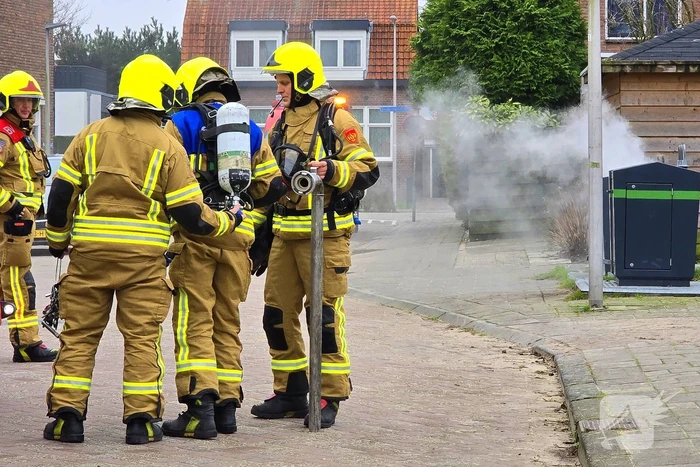 Veel rook bij brand in ondergrondse container