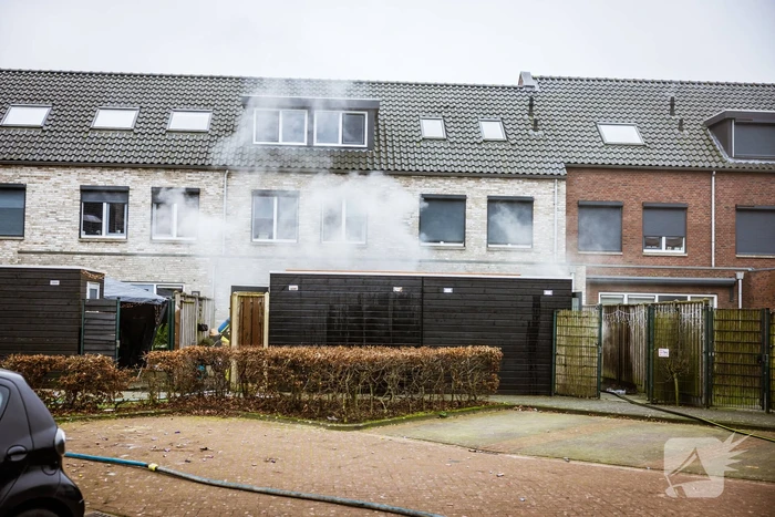 Uitslaande brand in schuur