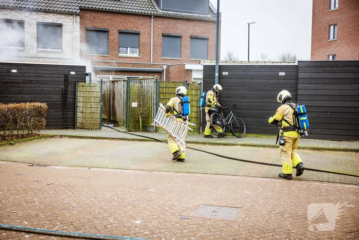 Uitslaande brand in schuur