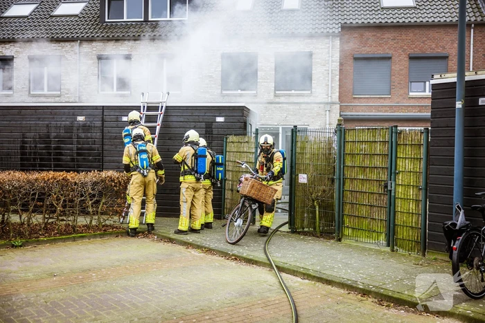 Uitslaande brand in schuur