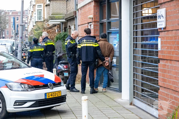 Politie groots ingezet voor melding steekpartij