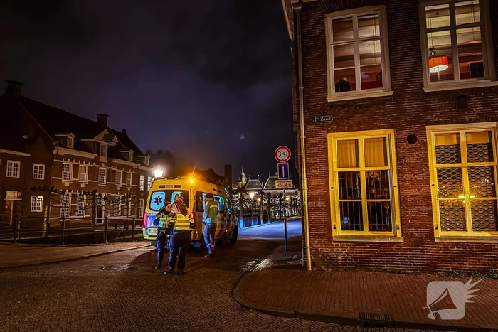 Persoon ernstig gewond op straat