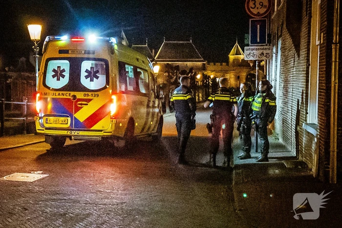 Persoon ernstig gewond op straat