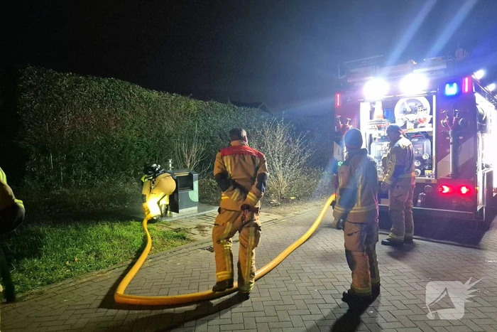Veel rookontwikkeling bij brand in ondergrondse container