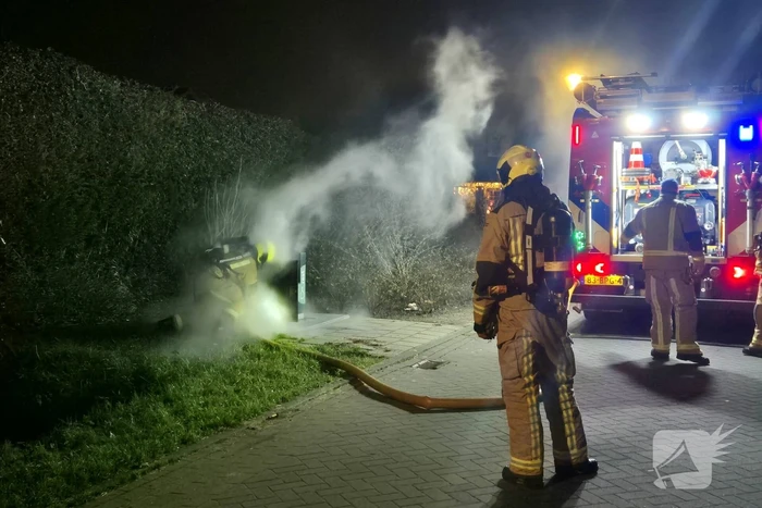 Veel rookontwikkeling bij brand in ondergrondse container
