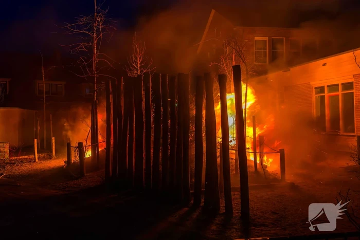 Speeltoestel volledig verwoest door brand