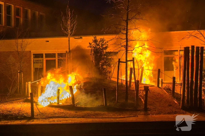 Speeltoestel volledig verwoest door brand