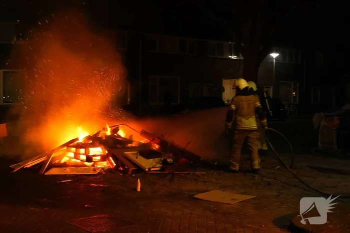Twee afvalbranden achter elkaar door brandweer geblust