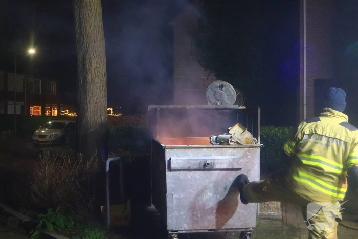 Afgesloten container in brand