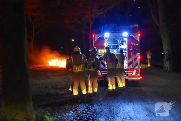 Caravan tot grond toe afgebrand