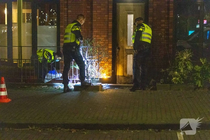 Onderzoek naar brandend object bij woning