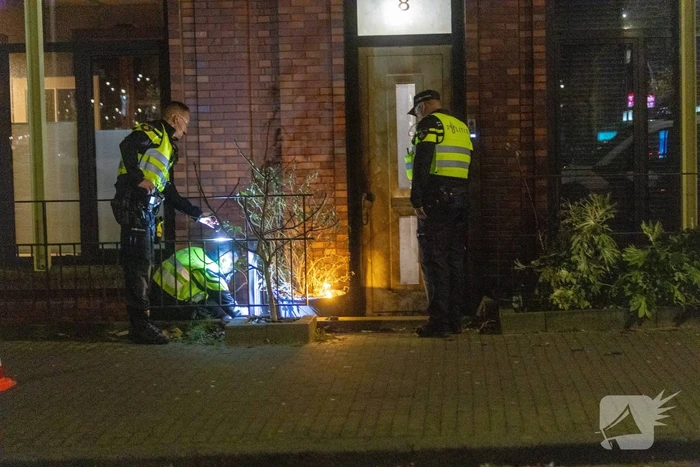 Onderzoek naar brandend object bij woning