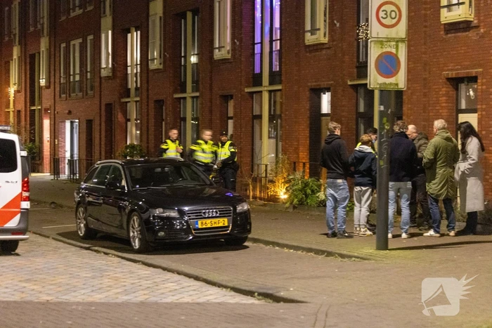 Onderzoek naar brandend object bij woning