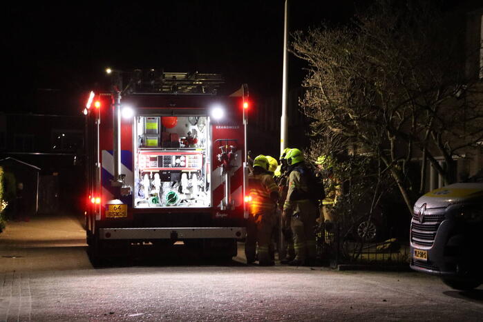 Brand in bijgebouw snel onder controle