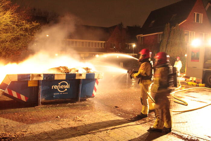Bouwcontainer in brand