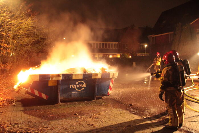 Bouwcontainer in brand