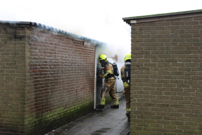 Uitslaande brand in schuur snel geblust