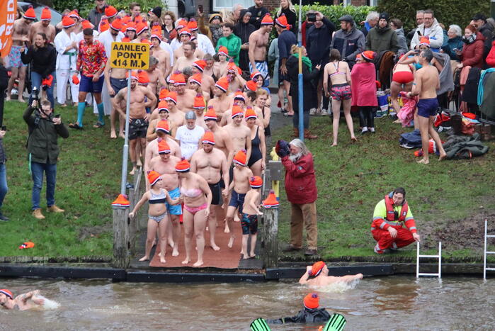 Grote belangstelling voor nieuwjaarsduik
