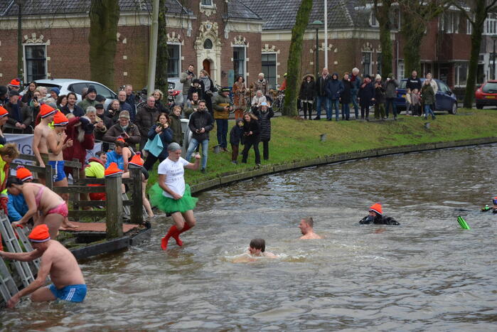 Grote belangstelling voor nieuwjaarsduik