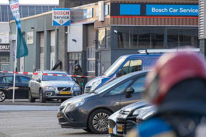 Explosief aangetroffen bij bedrijfspand