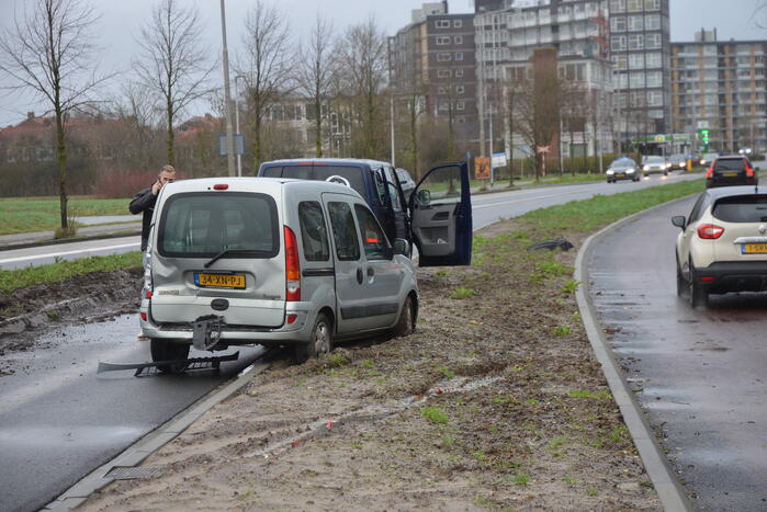Politievoertuig betrokken bij ongeval tijdens achtervolging