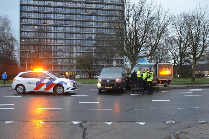 Twee bedrijfsbussen op elkaar geklapt