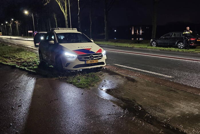 Kind nagekeken na botsing tussen twee auto's