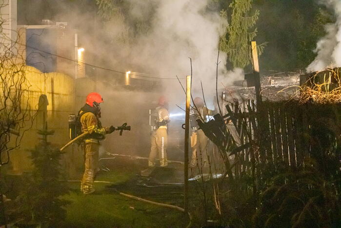 Veel rook bij brand in schuur