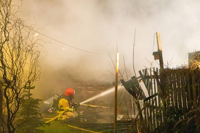Veel rook bij brand in schuur