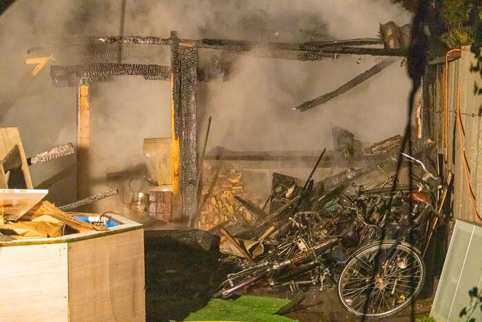 Veel rook bij brand in schuur