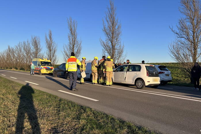 Schade en file na kettingbotsing