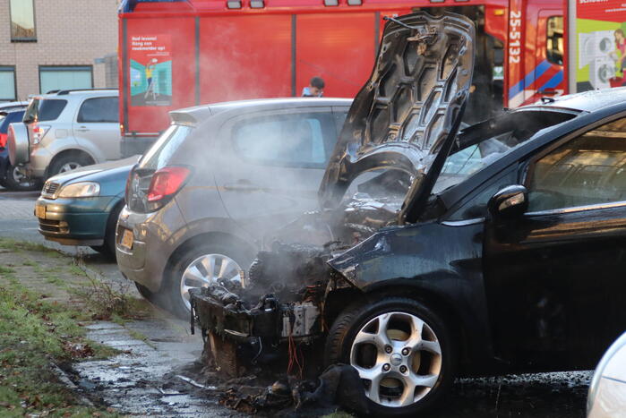 Auto flink beschadigd bij brand