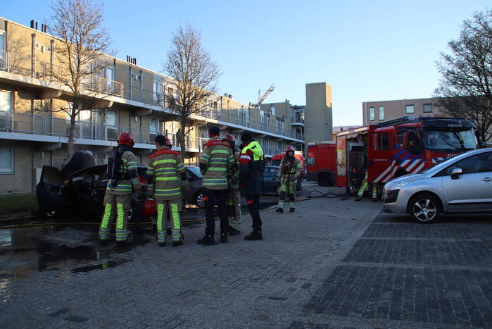 Auto flink beschadigd bij brand